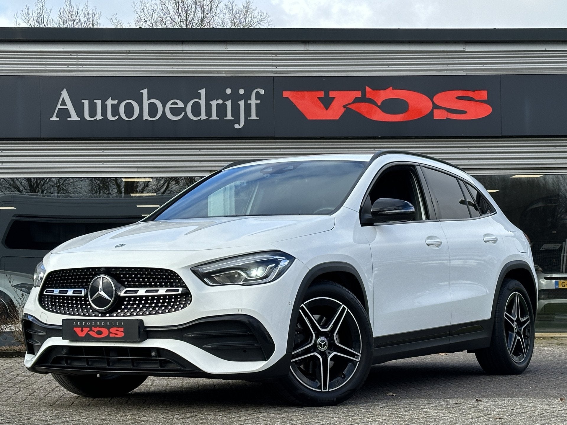 Mercedes-Benz GLA 200 Business Solution AMG | Sfeer | Camera, 4 cilinders, Met garantie (alle), Wit, Origineel Nederlands