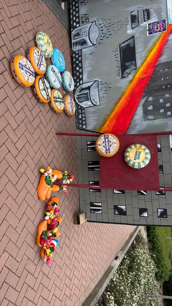 Kazen, kaasdragers en klompen met tulpen, Ophalen, Gebruikt