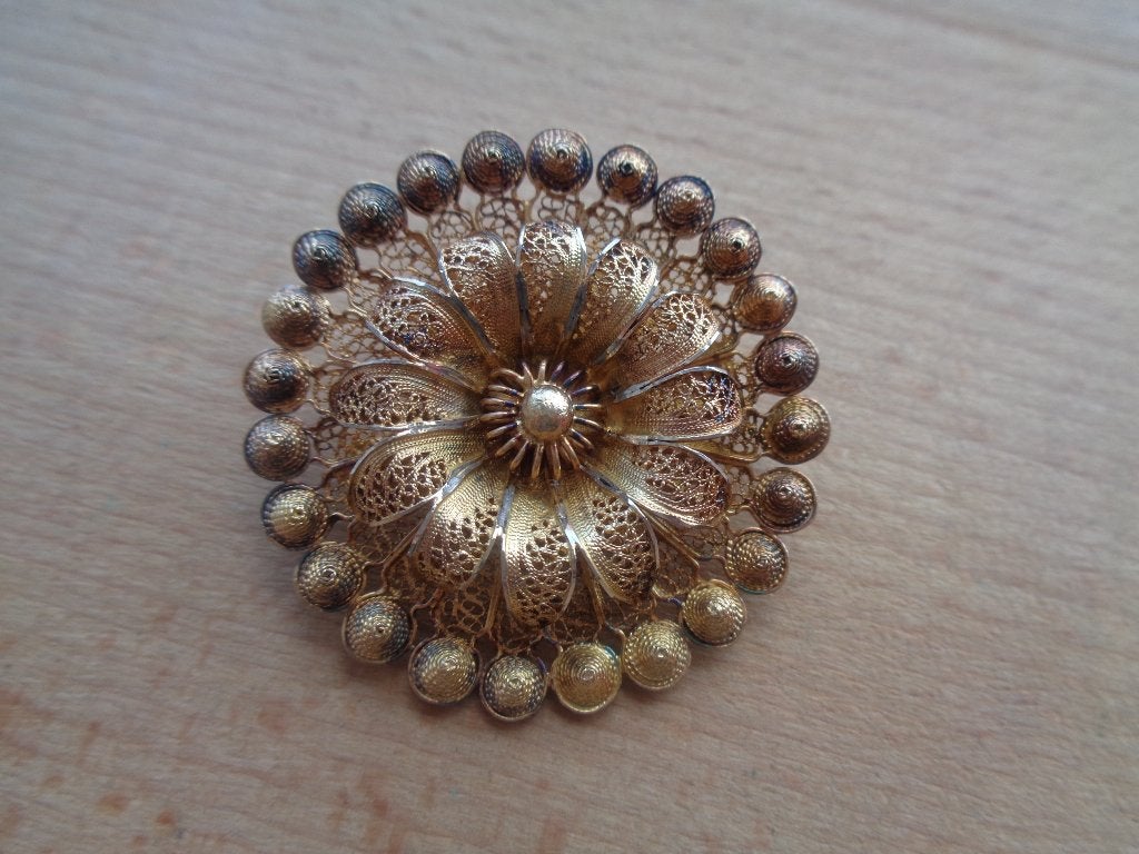 zilveren goud vergulde filigrain bloem broche [946], Verzenden, Zilver, Broche, Verguld