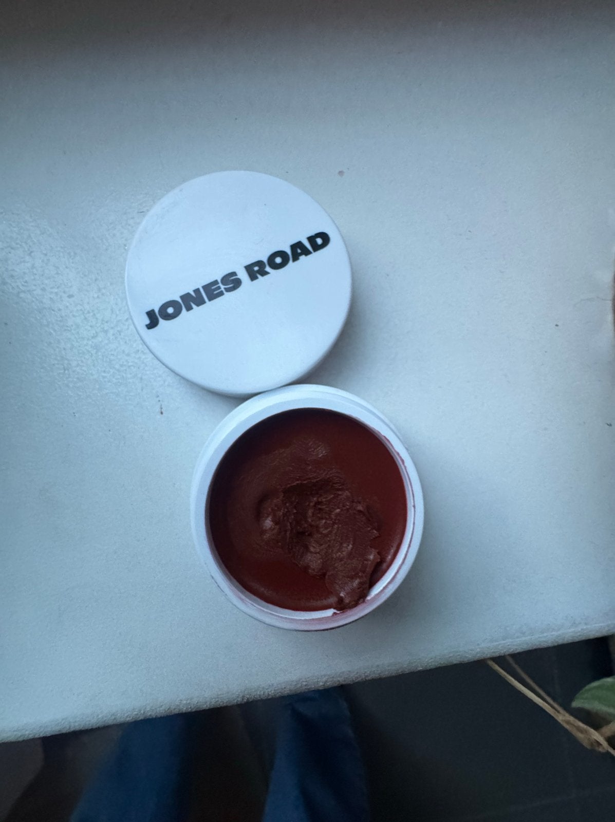 Jones Road Miracle Balm Cheeky mini, Bruin, Zo goed als nieuw, Make-up, Verzenden