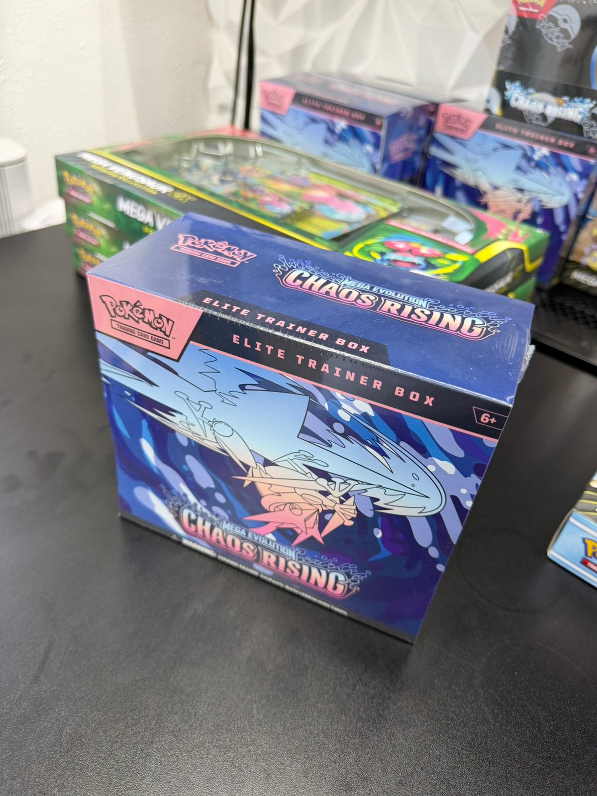 Choas rising elite trainer box, Ophalen of Verzenden, Zo goed als nieuw