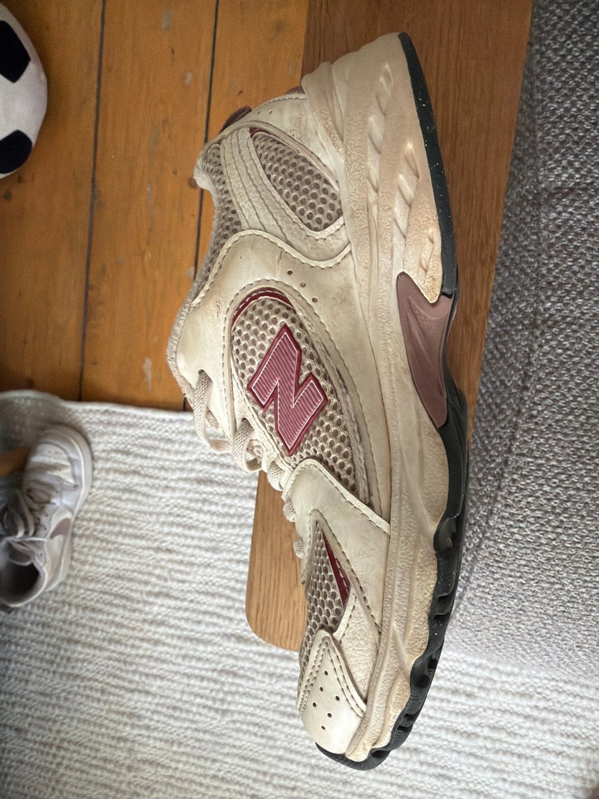 Gratis: rechter New Balance 530 schoen maat 34,5, Ophalen, Gebruikt, Meisje, Schoenen