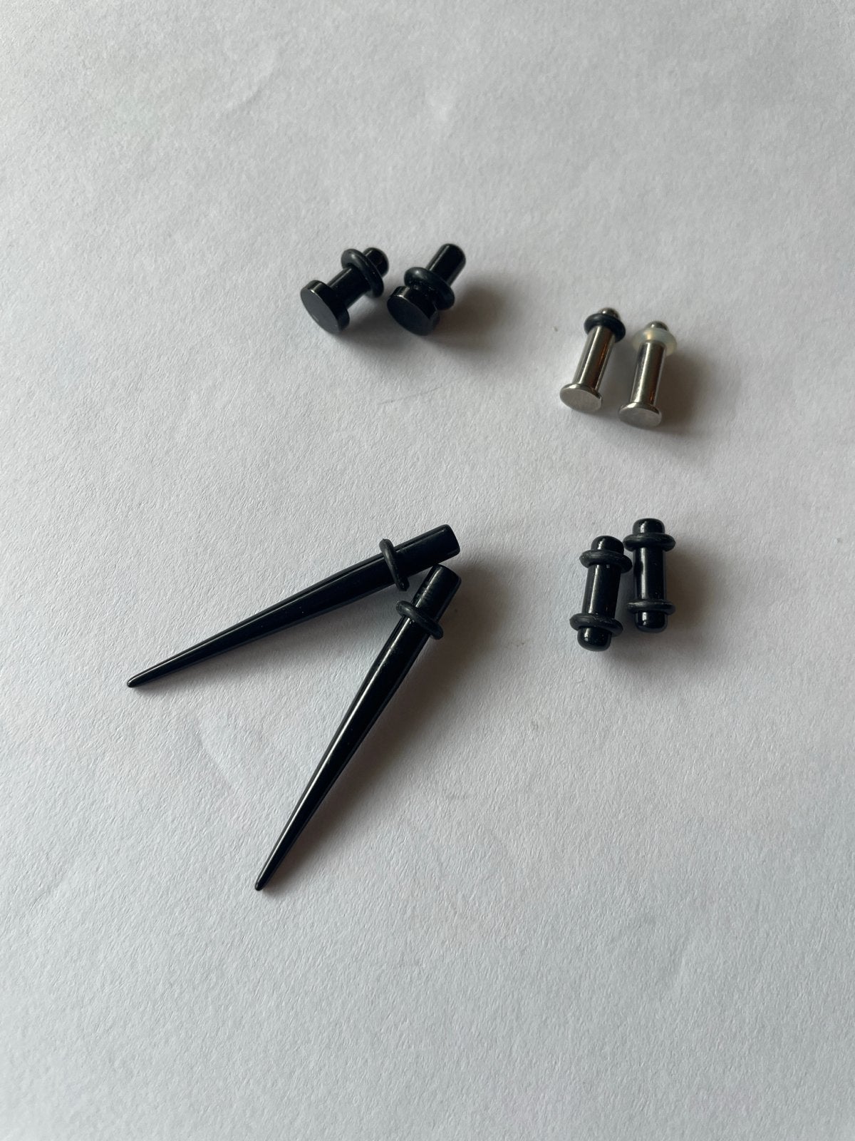 Stretch set 3mm: Tapers en Plugs (Zwart & RVS), Ophalen of Verzenden, Zo goed als nieuw, Overige materialen, Oor- of Traguspiercing