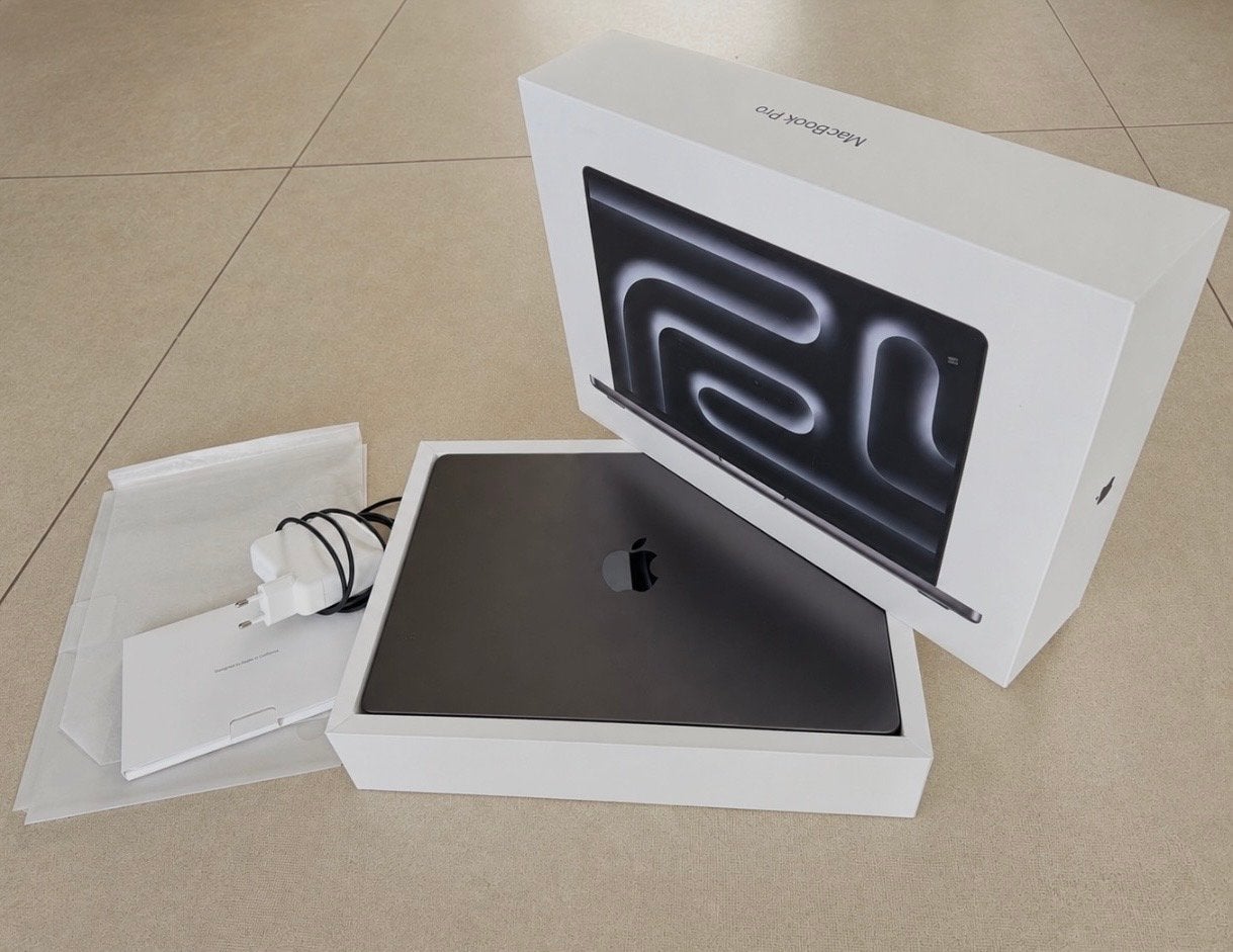 MacBook Pro 14” M3 Pro, 18 GB RAM, 1 TB Spacegrey - Zo goed, Computers en Software, 1 TB of meer, Overige groottes, Zo goed als nieuw