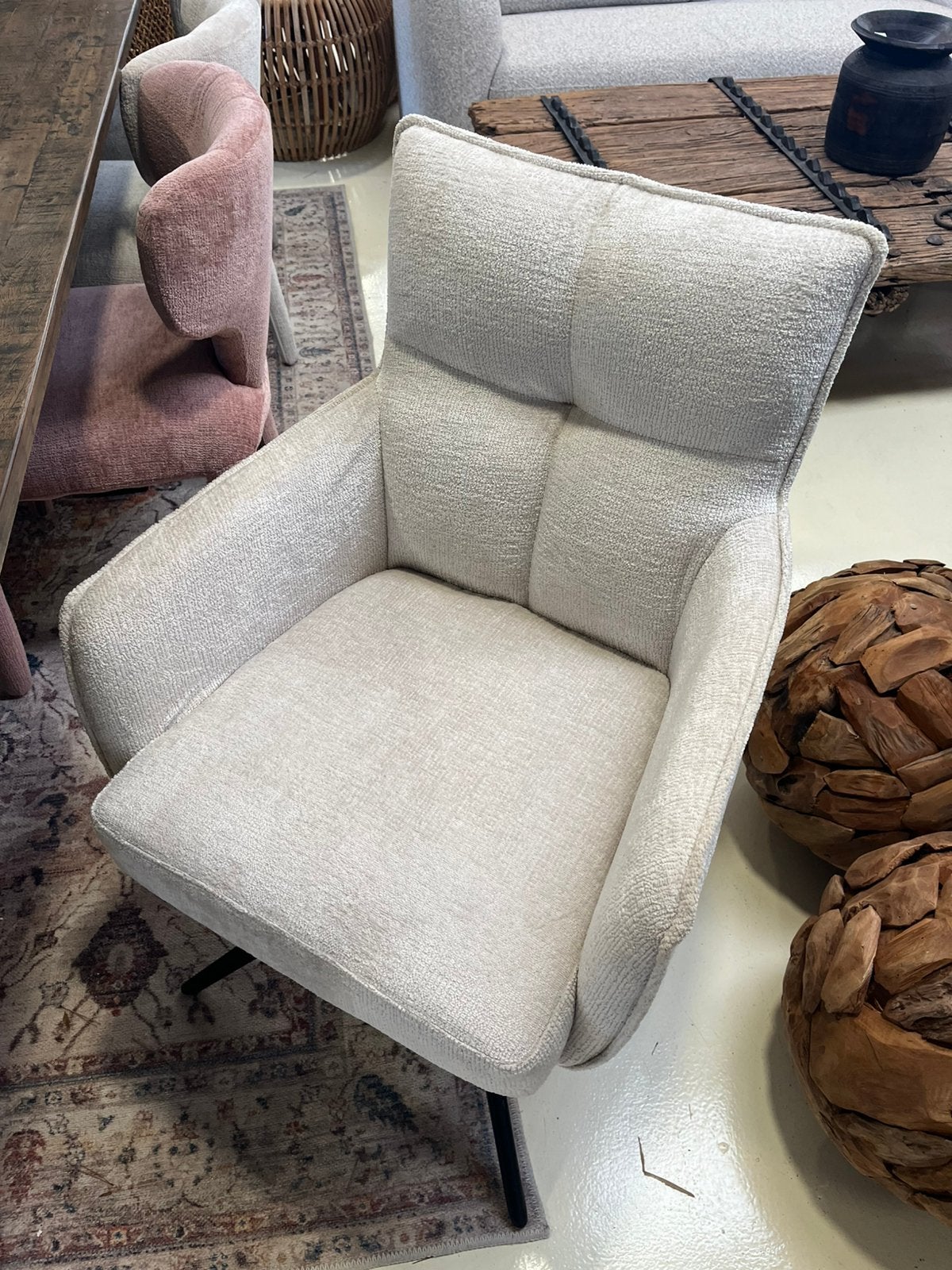 Magazijn leegverkoop set 4 eetstoelen draaibaar stof white, Industrieel hotelchique, Wit, Nieuw, Ophalen of Verzenden