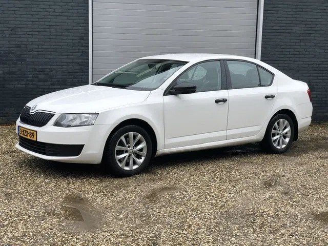 Skoda OCTAVIA 1.2 TSI 5-DRS/AC Greentech Active, Auto's, Euro 5, Stof, Gebruikt, Zwart