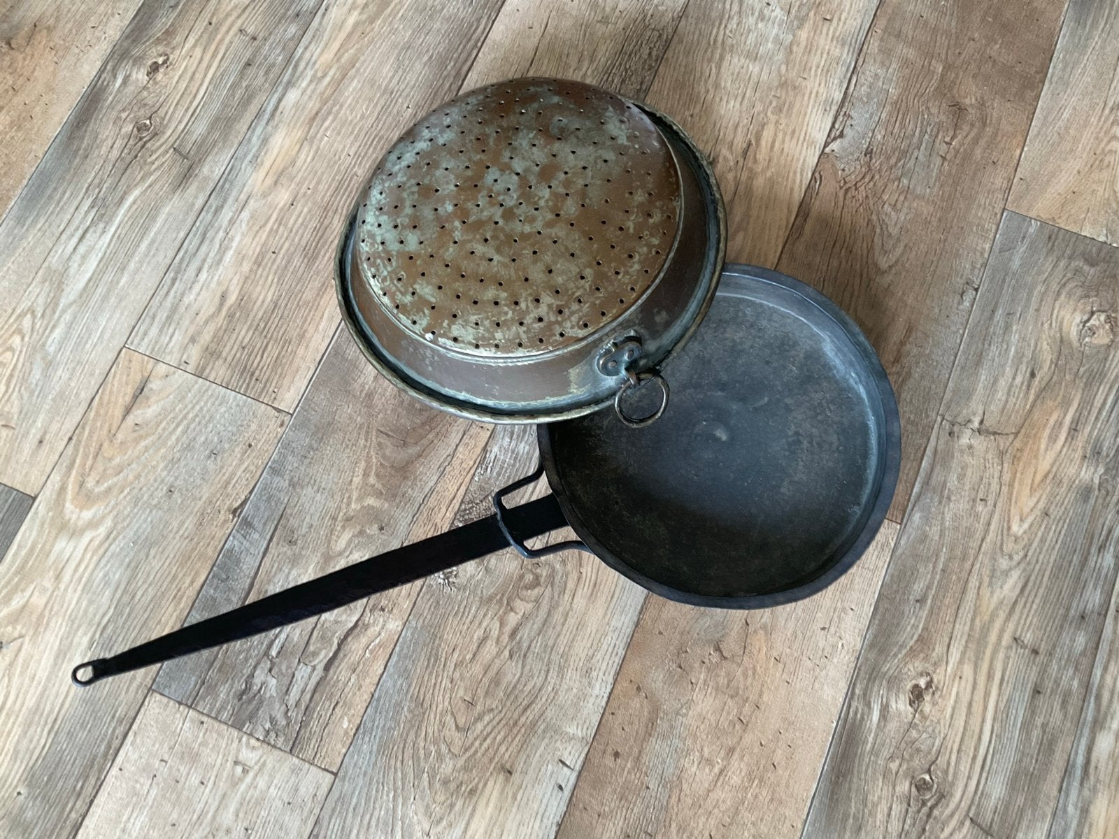 Antieke koperen zeef en pan, Ophalen, Koper