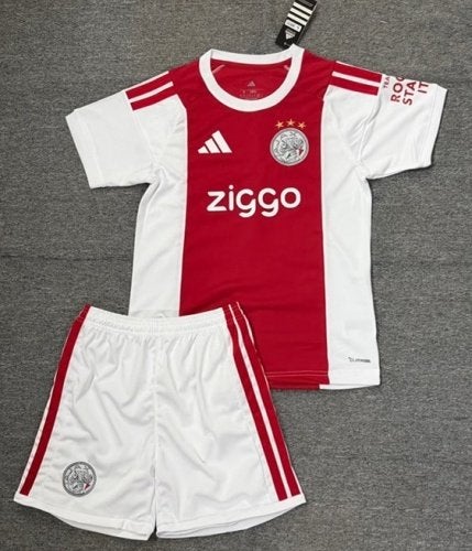 Ajax kids tenue 26/27, Sport en Fitness, Voetbal, Maat XS of kleiner, Ophalen of Verzenden, Nieuw, Set