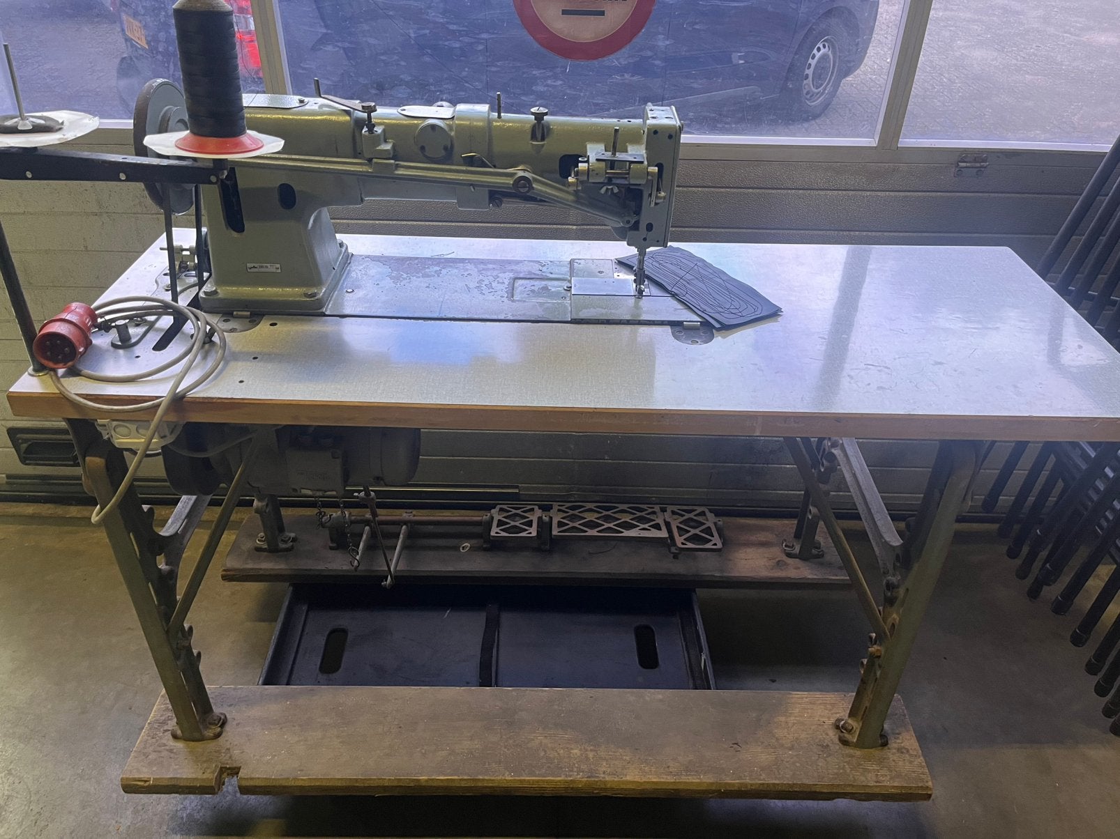 Adler 220-50 langarm (zeer robuust), Gebruikt, Naaimachine, Industrieel, Ophalen
