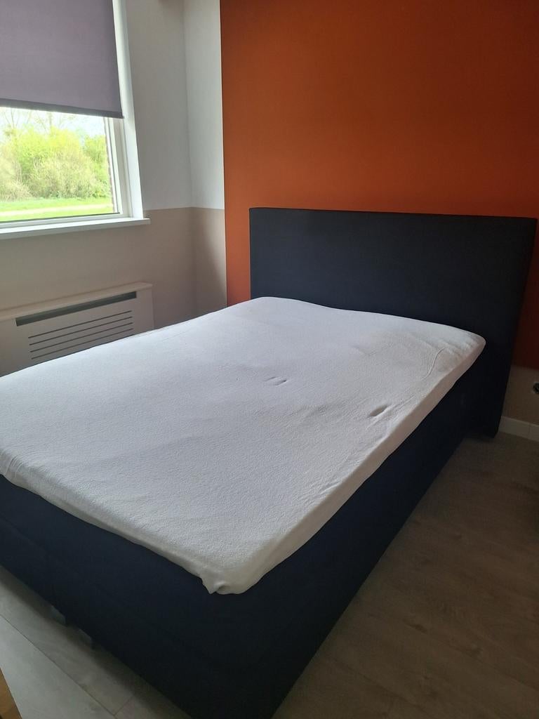 2 persoonsbed van 140cm, Huis en Inrichting, Slaapkamer | Boxsprings, Ophalen, Gebruikt, Zwart, Tweepersoons
