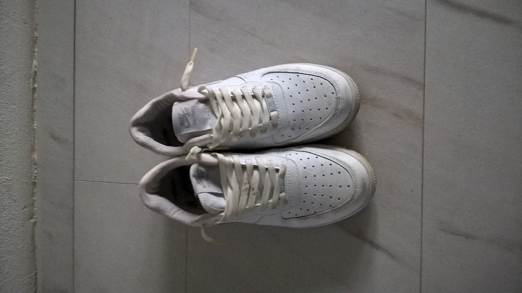 TE koop aangeboden mooi nike air schoenen maat 43, Kleding | Heren, Nike Air, Ophalen of Verzenden, Gedragen, Wit