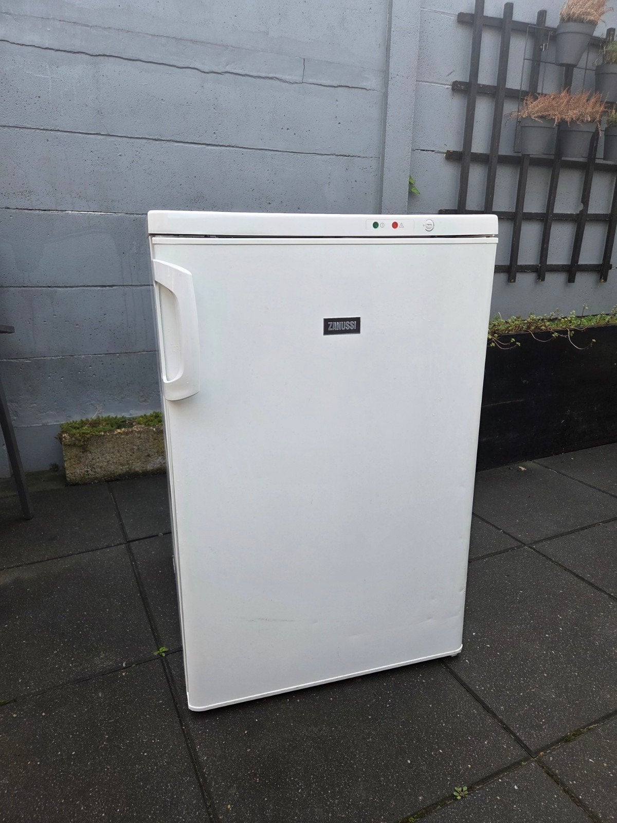 Zanussi tafelmodel vriezer 110L, Witgoed en Apparatuur, Gebruikt, Minder dan 85 cm, Minder dan 60 cm, Vrijstaand