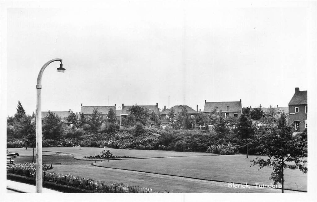 388-507-045 Blerick Tuindorp, Verzamelen, Ansichtkaarten | Nederland, Limburg, Voor 1920, Verzenden