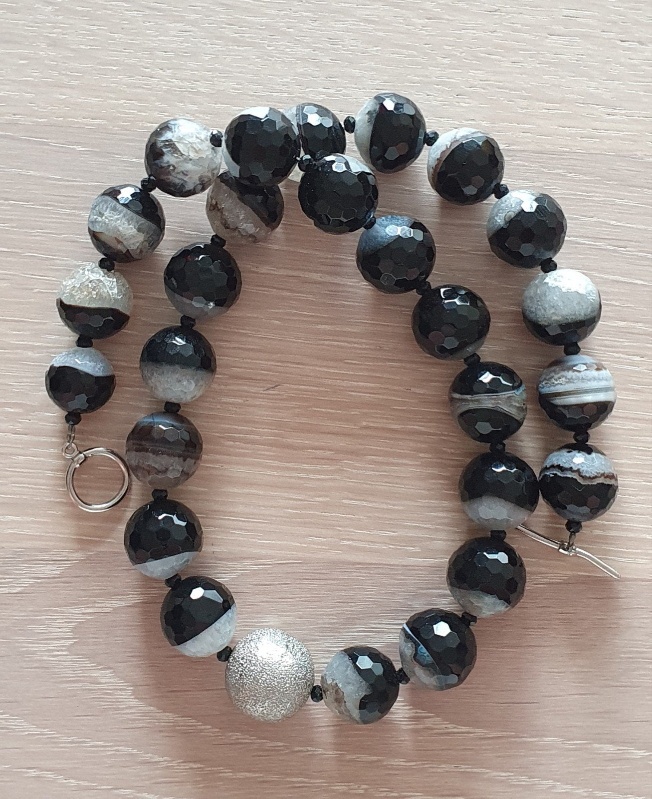 Prachtige ketting 45cm Agaat, Zwart, Nieuw, Ophalen of Verzenden, Steen of Mineraal
