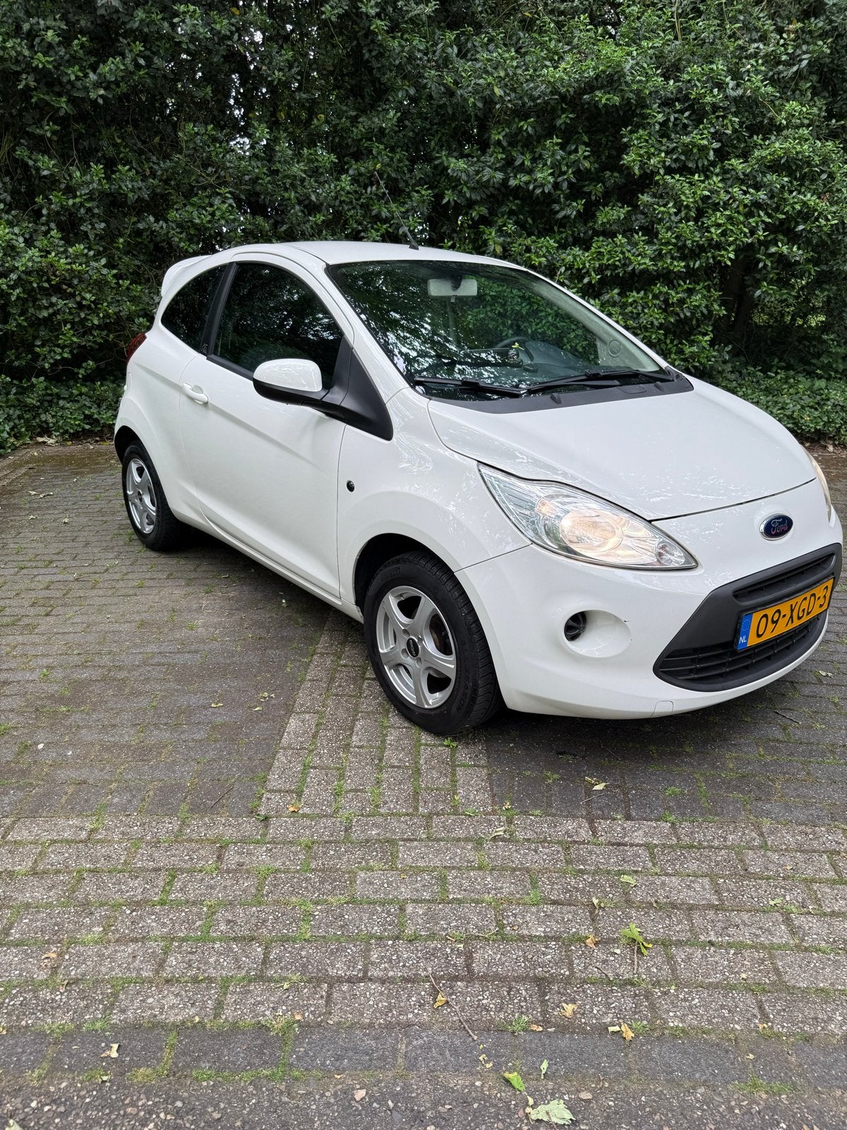 Ford Ka 1.2 69pk 2012 Wit-Carplay-Sportieve Look, Auto's, Ford, Voorwielaandrijving, 1242 cc, 4 cilinders, 4 stoelen