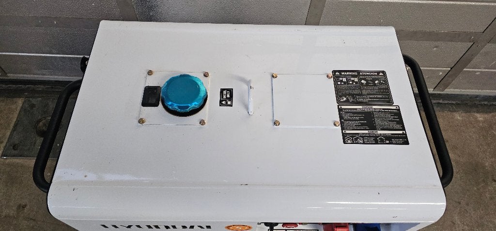 Hyundai 7900 Watt Diesel Generator - Aggregaat 400/230/12 V, Dieselolie, Geluidgedempt, Ophalen of Verzenden, Zo goed als nieuw