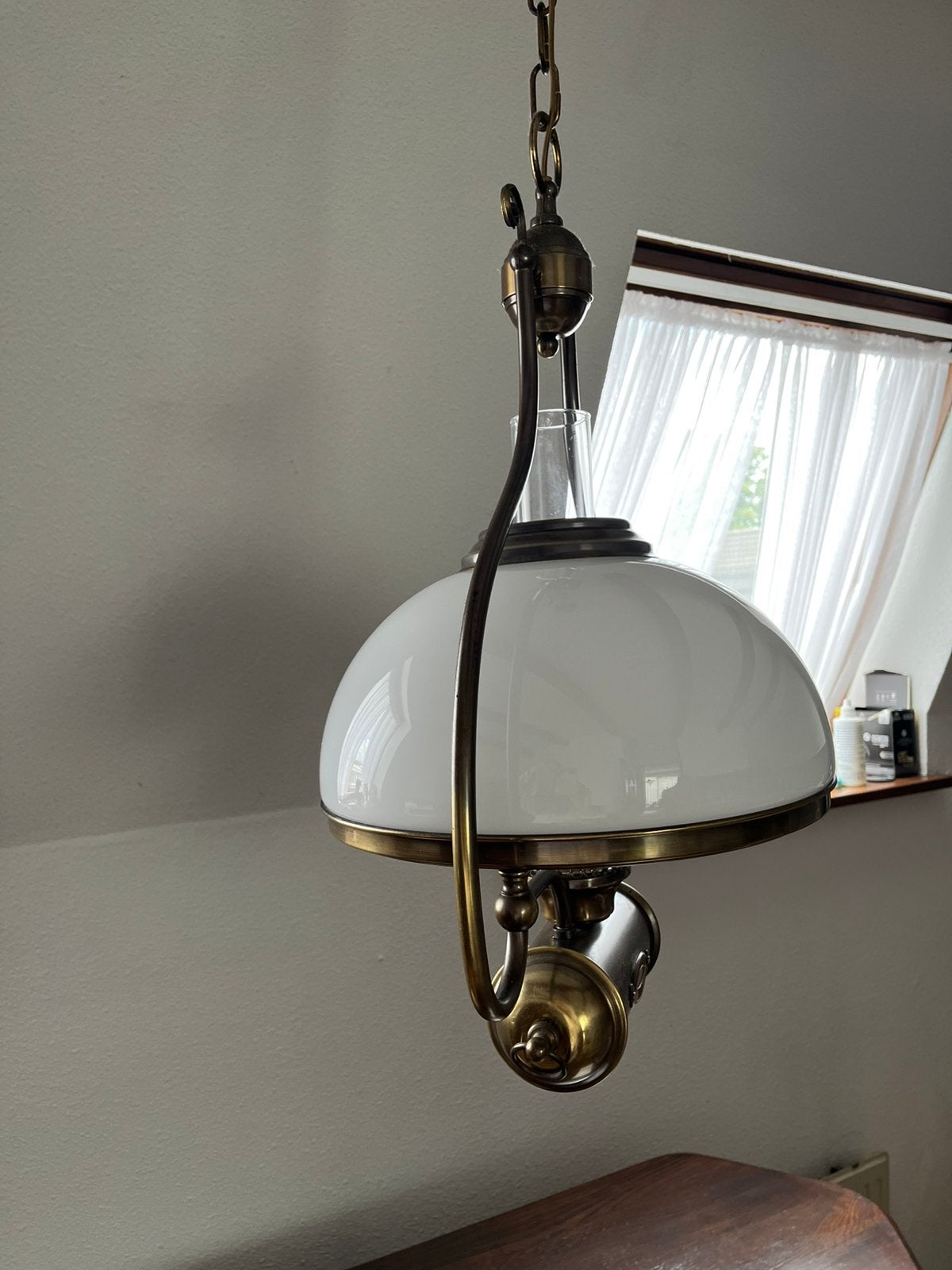Lamp met wit glazen kap, Huis en Inrichting, Lampen | Hanglampen, Ophalen, Zo goed als nieuw, Glas, Minder dan 50 cm