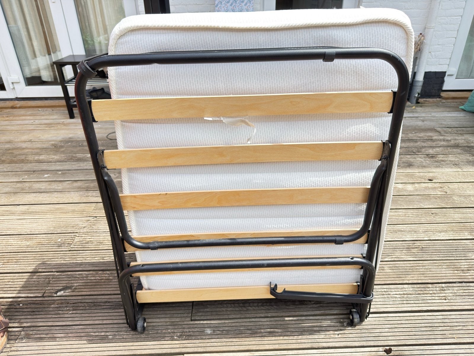 Opklapbaar gastenbed JYSK met matras - 80x193 cm, Ophalen, Gebruikt, Eenpersoons, Zwart