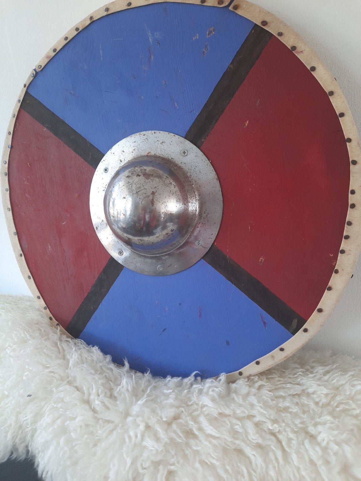 Grenen Houten Viking Schild - 52 cm doorsnede, Ophalen, Gebruikt, Toneelattributen of Onderdelen