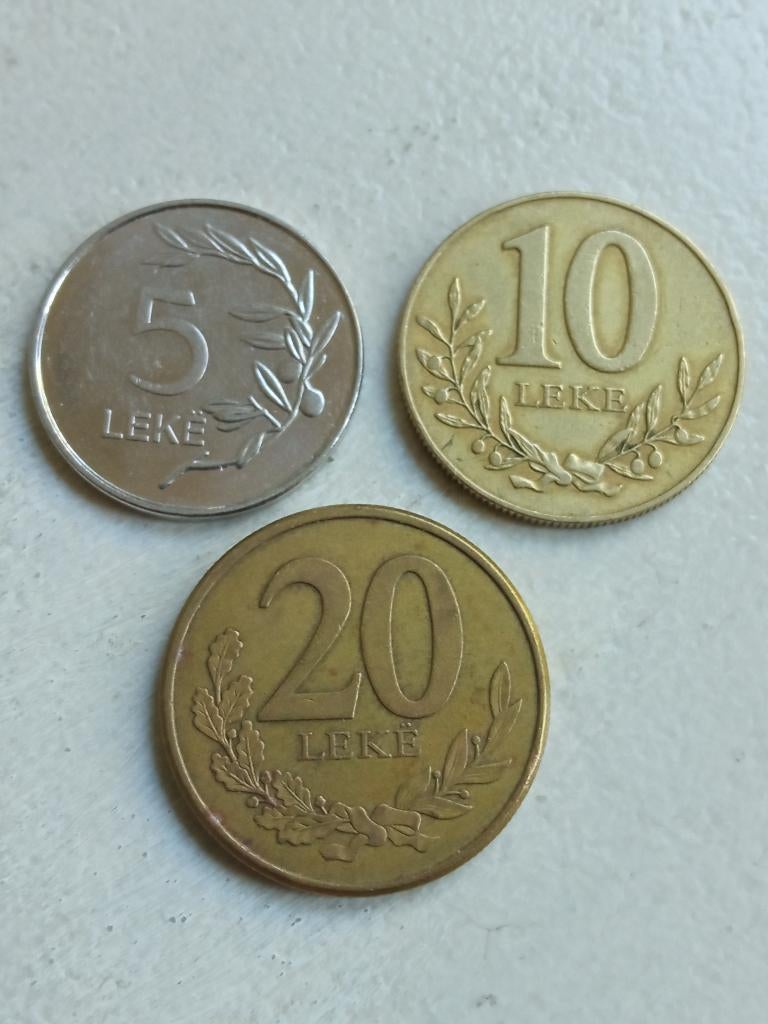 Albanië lotje munten., Ophalen of Verzenden, Overige landen, Setje