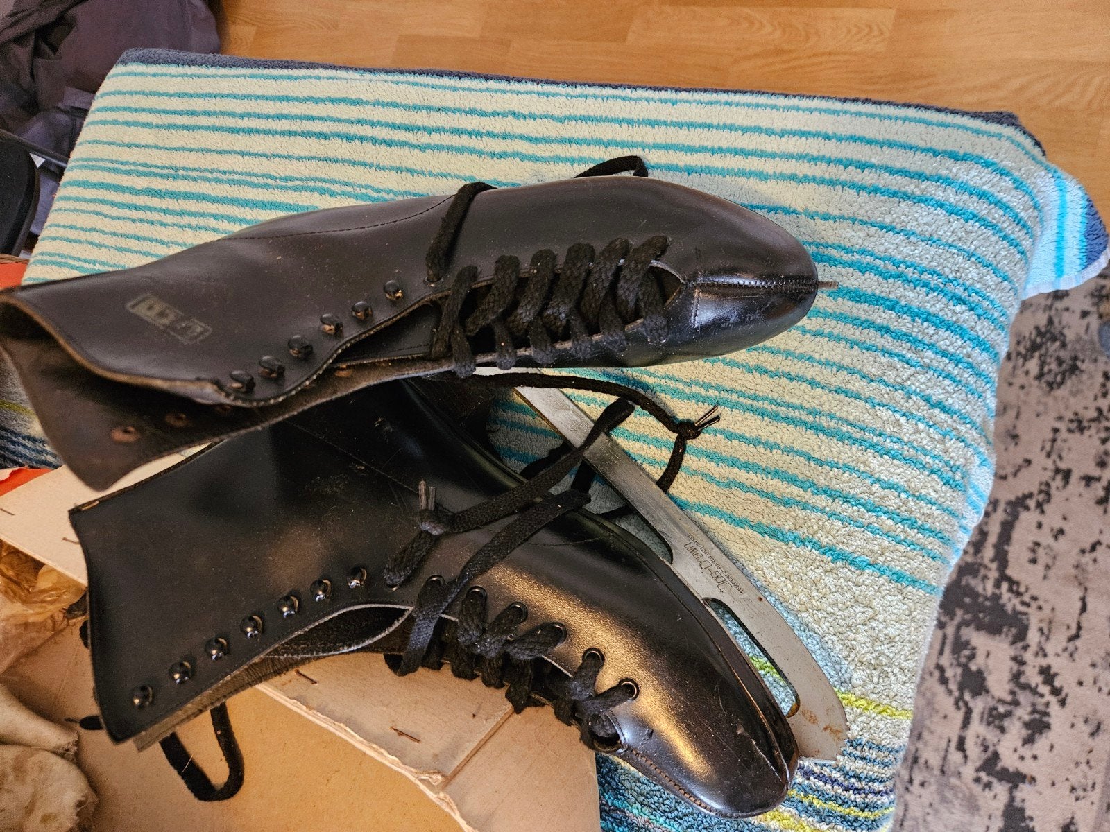 te koop schaatsen maat 42, Ophalen, Zo goed als nieuw