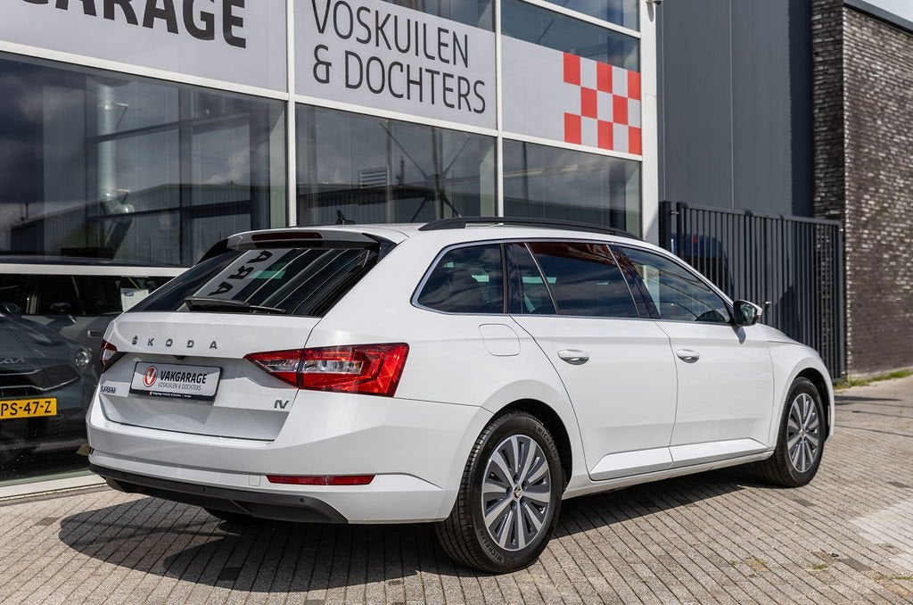 Skoda Superb Combi 1.4 TSI iV Ambition | Verwarmde stoelen |, 12 maanden, Gebruikt, Automatische klimaatregeling, 4 cilinders