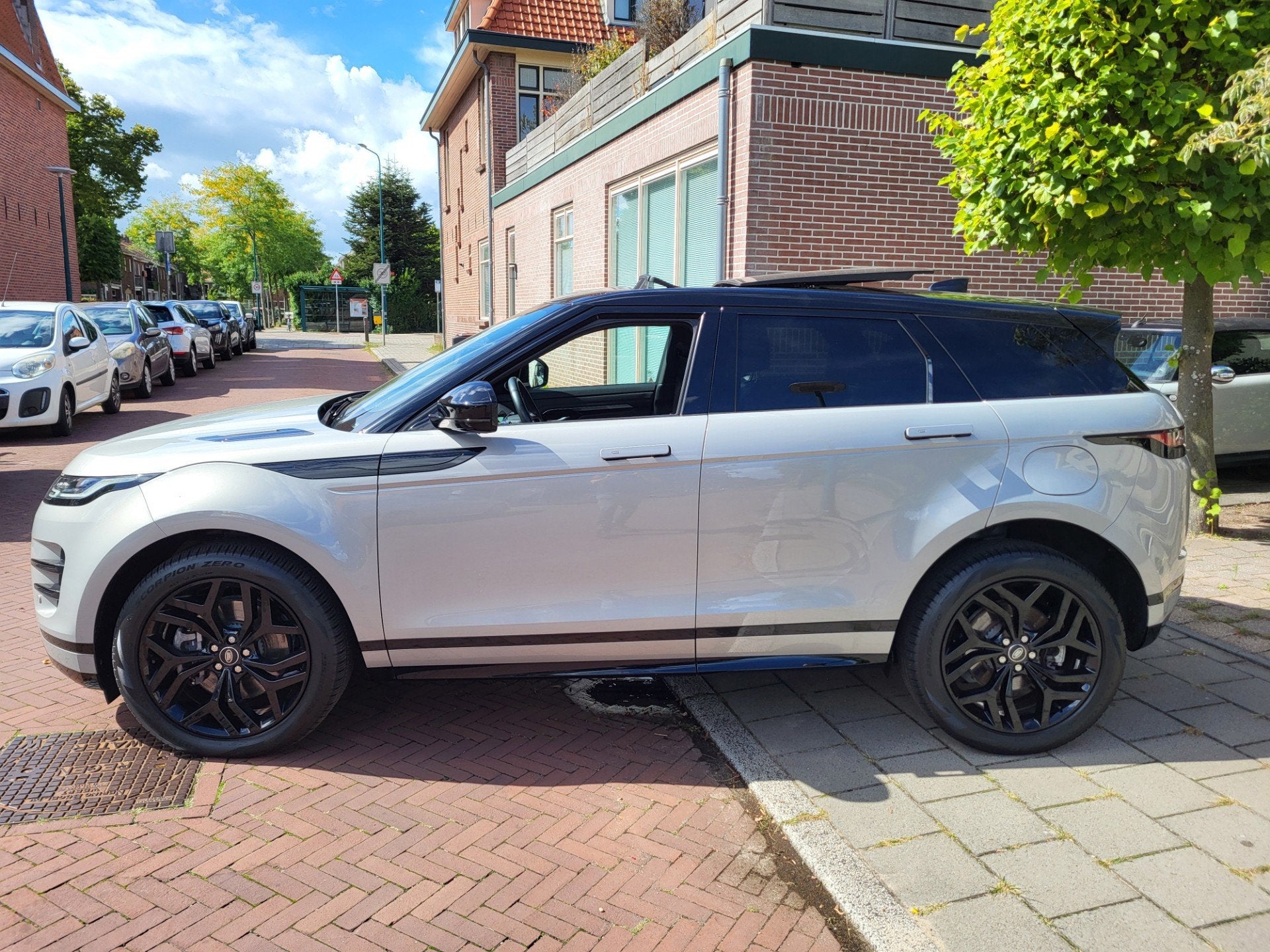 Land Rover RANGE ROVER EVOQUE 1.5 P300e AWD Autobiography, Parkeersensor, Vierwielaandrijving, Hybride Elektrisch/Benzine, SUV of Terreinwagen