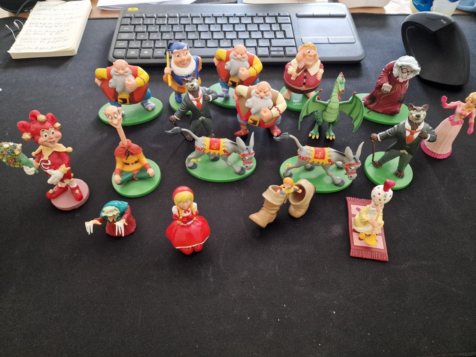 Diverse poppetjes te koop bieden en ophalen, Ophalen, Zo goed als nieuw, Beeldje of Poppetje