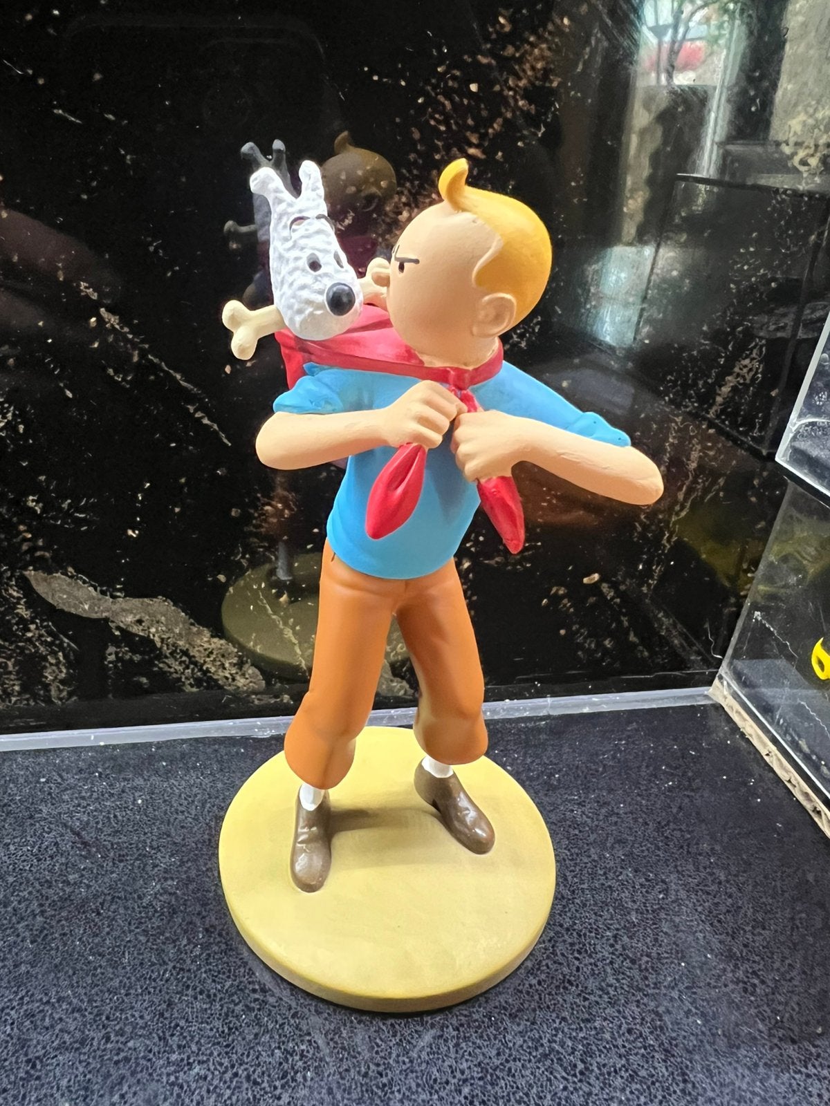 Officieel Kuifje resin beeldje - Kuifje brengt Bobbie terug, Verzamelen, Ophalen of Verzenden, Kuifje, Zo goed als nieuw, Beeldje of Figuurtje