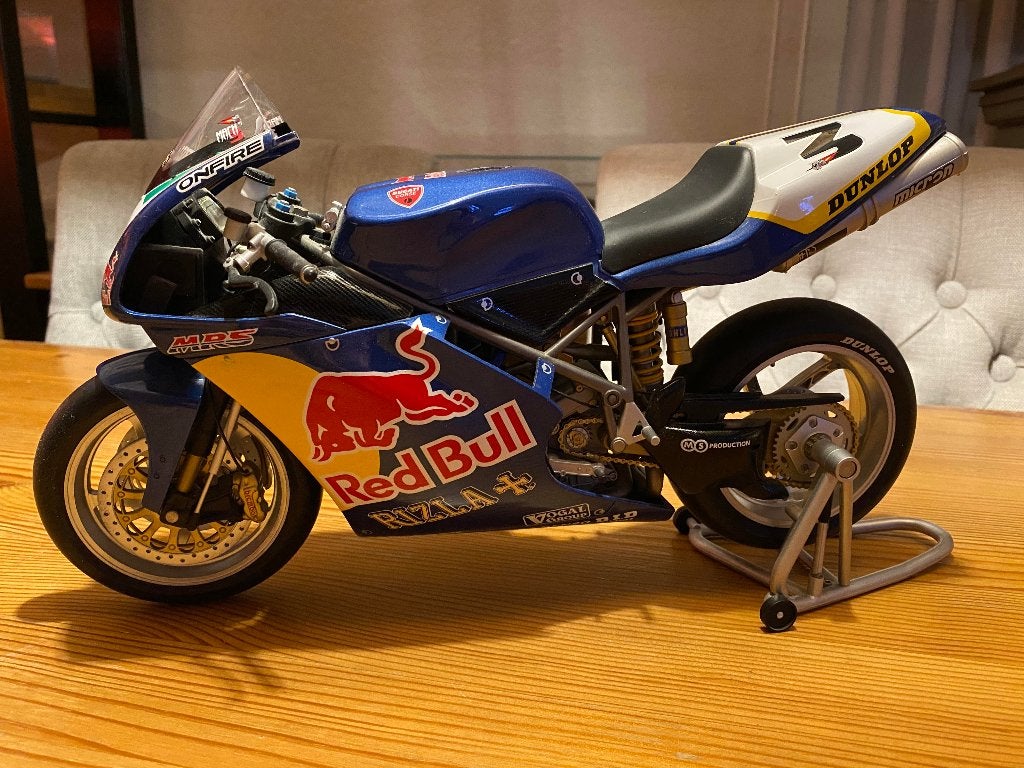 Ducati 996 Reynolds British Superbike 2001 schaal 1:6, Ophalen of Verzenden, Zo goed als nieuw, 1:5 t/m 1:8, Motor
