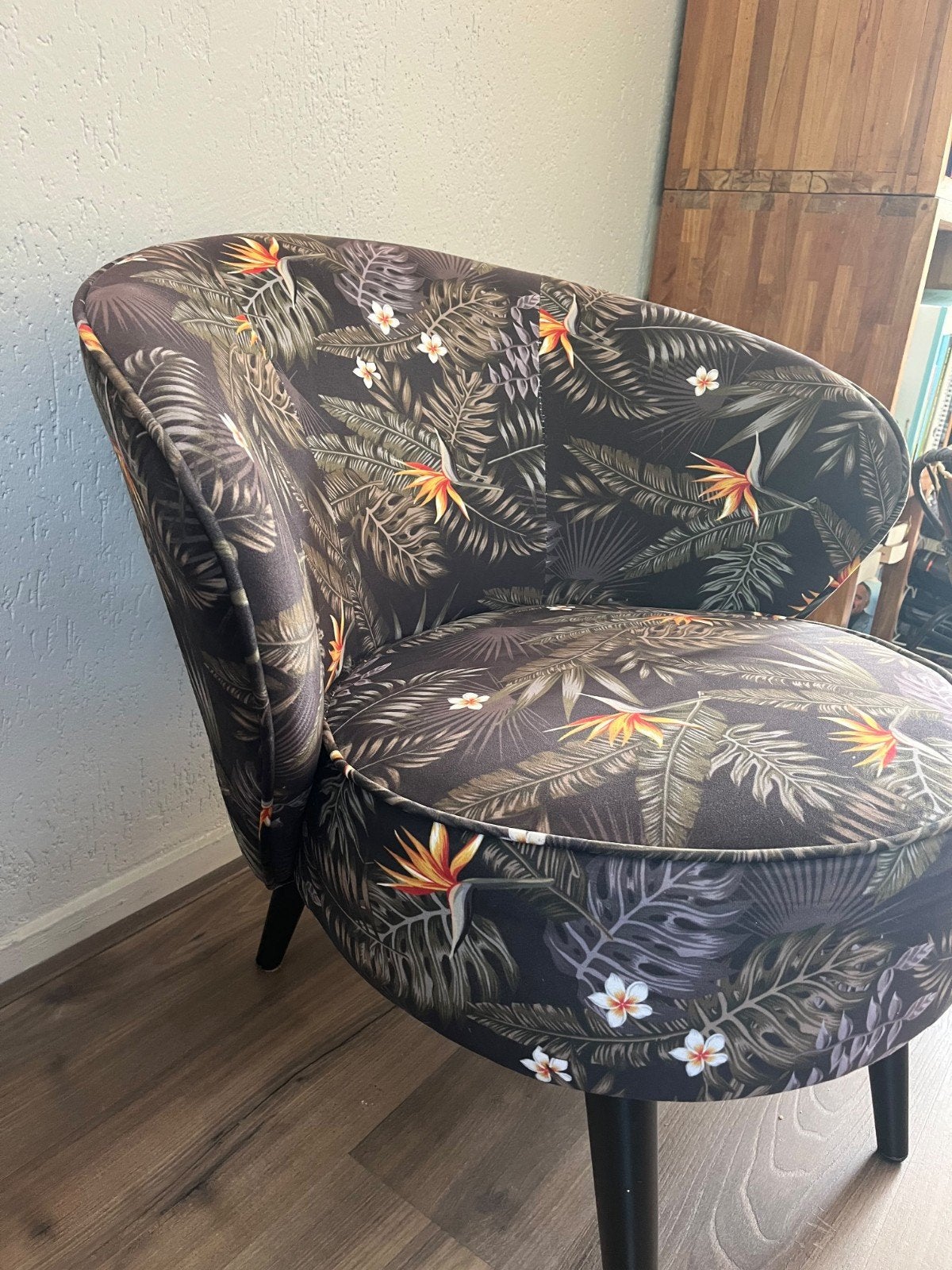 Exotische Kuipstoel Woood Bo met Tropische Print, Overige kleuren, Verzenden, Zo goed als nieuw, Tropisch, Exotisch, Modern