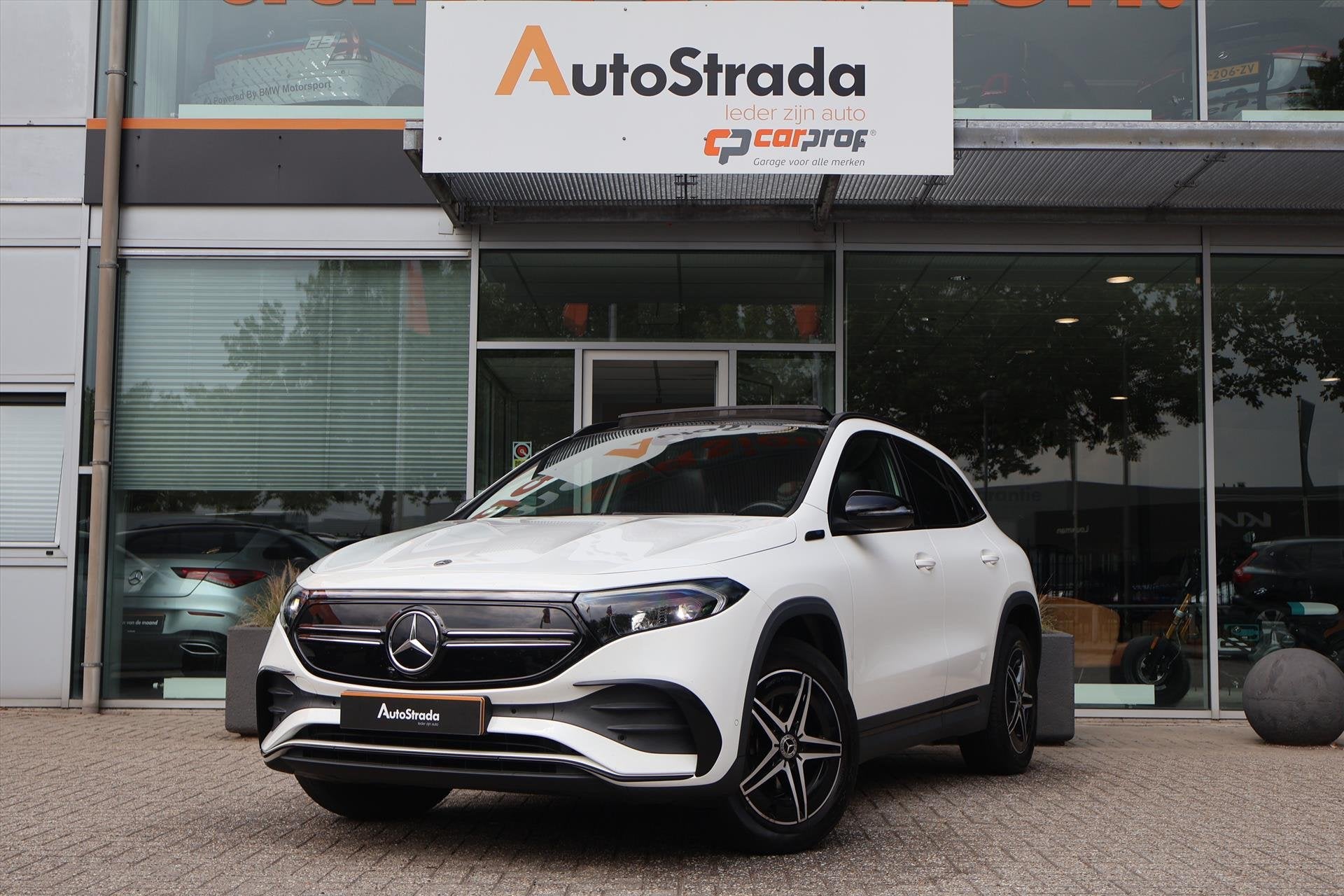Mercedes EQA 250 AMG-Line SoH 97% I Camera I Navi I Stoelver, 1940 kg, Gebruikt, 190 pk, Met garantie (alle)