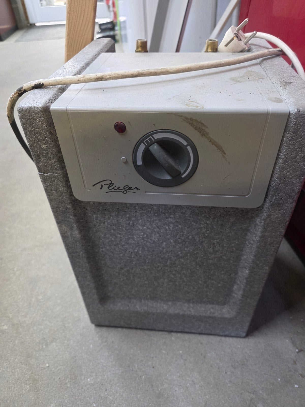 Plieger keukenboiler 10 liter - Zo goed als nieuw, Zo goed als nieuw, Minder dan 20 liter, 3 t/m 5 jaar oud, Boiler