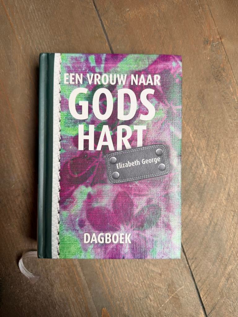 Een Vrouw naar Gods Hart - Dagboek, Ophalen of Verzenden, Zo goed als nieuw
