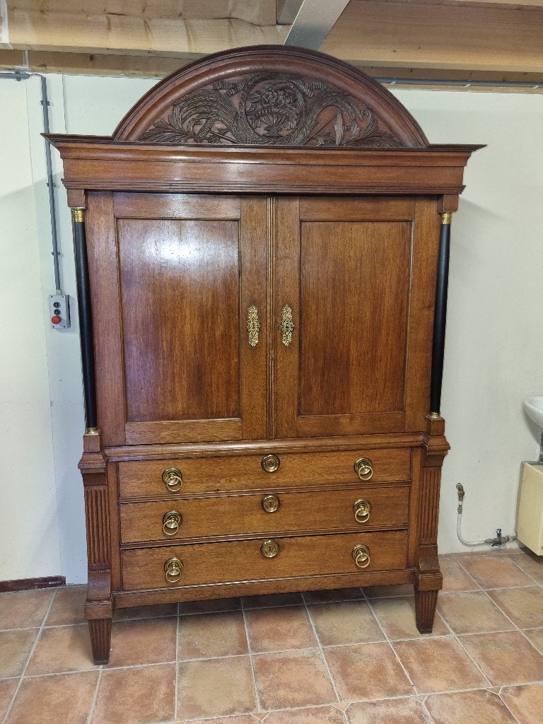 Prachtig Drents Kabinet met Snijwerk in de Kap, Ophalen of Verzenden