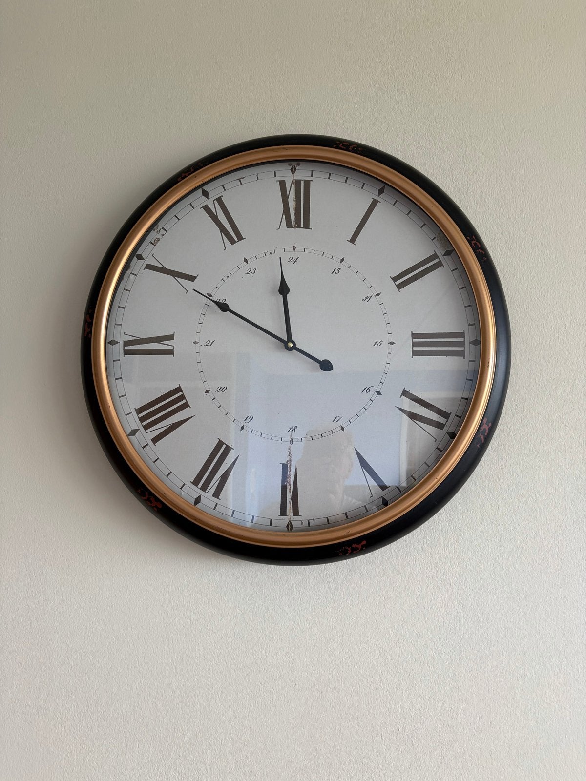 Grote wandklok met Romeinse cijfers 60cm, Antiek en Kunst, Antiek | Klokken, Ophalen