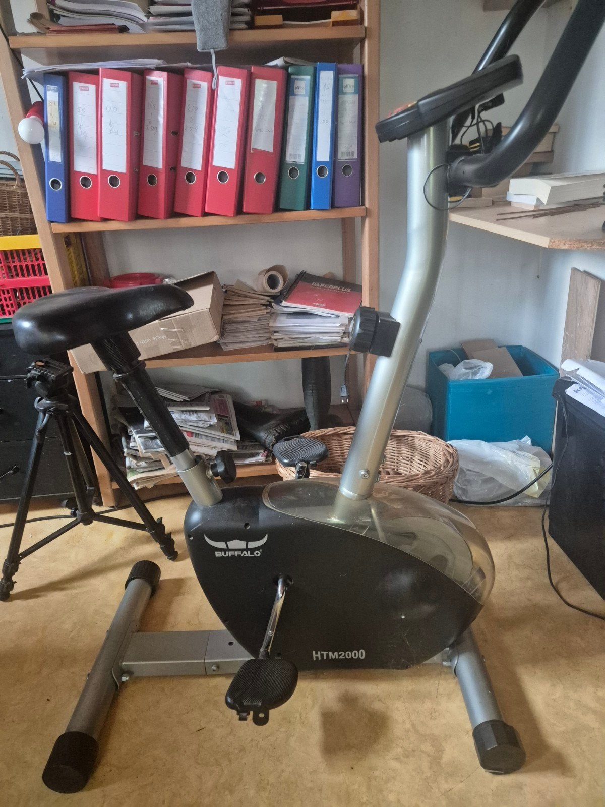 Buffalo HTM2000 Hometrainer - Gebruikt, Sport en Fitness, Ophalen, Kunststof, Gebruikt, Benen