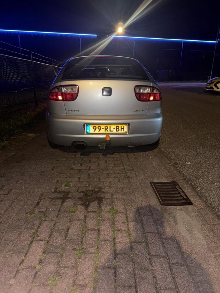 Seat Leon 1.8 20VT 132KW 2005 Grijs, Auto's, Seat, Voorwielaandrijving, 4 cilinders, 1264 kg, Origineel Nederlands