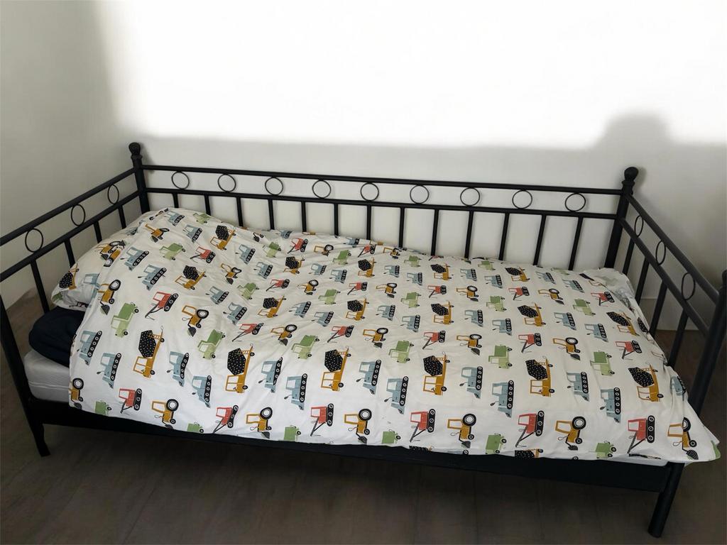 Zwart metalen bedframe met lattenbodem en matras (90x200cm), Kinderen en Baby's, Kinderkamer | Bedden, Zo goed als nieuw, 180 cm of meer