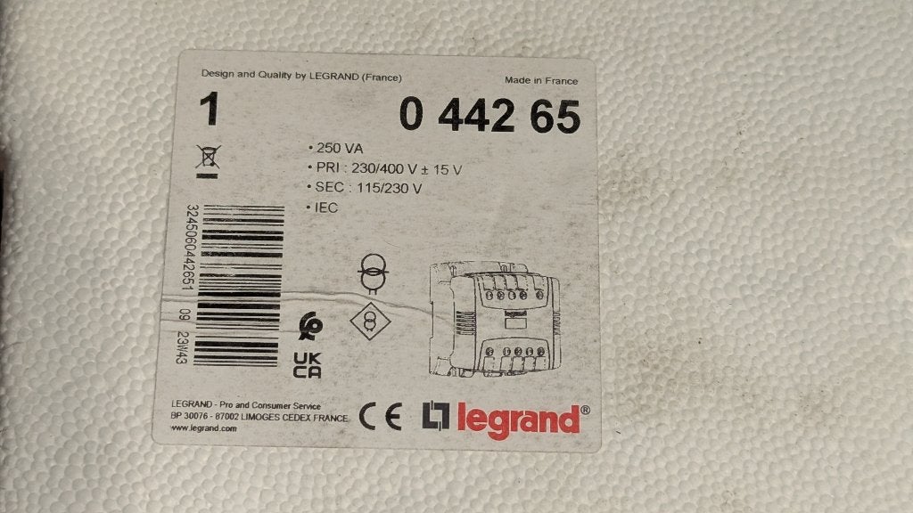 Legrand 044265 isolatie/step up/step down trafo 250VA nieuw, Ophalen of Verzenden, Nieuw
