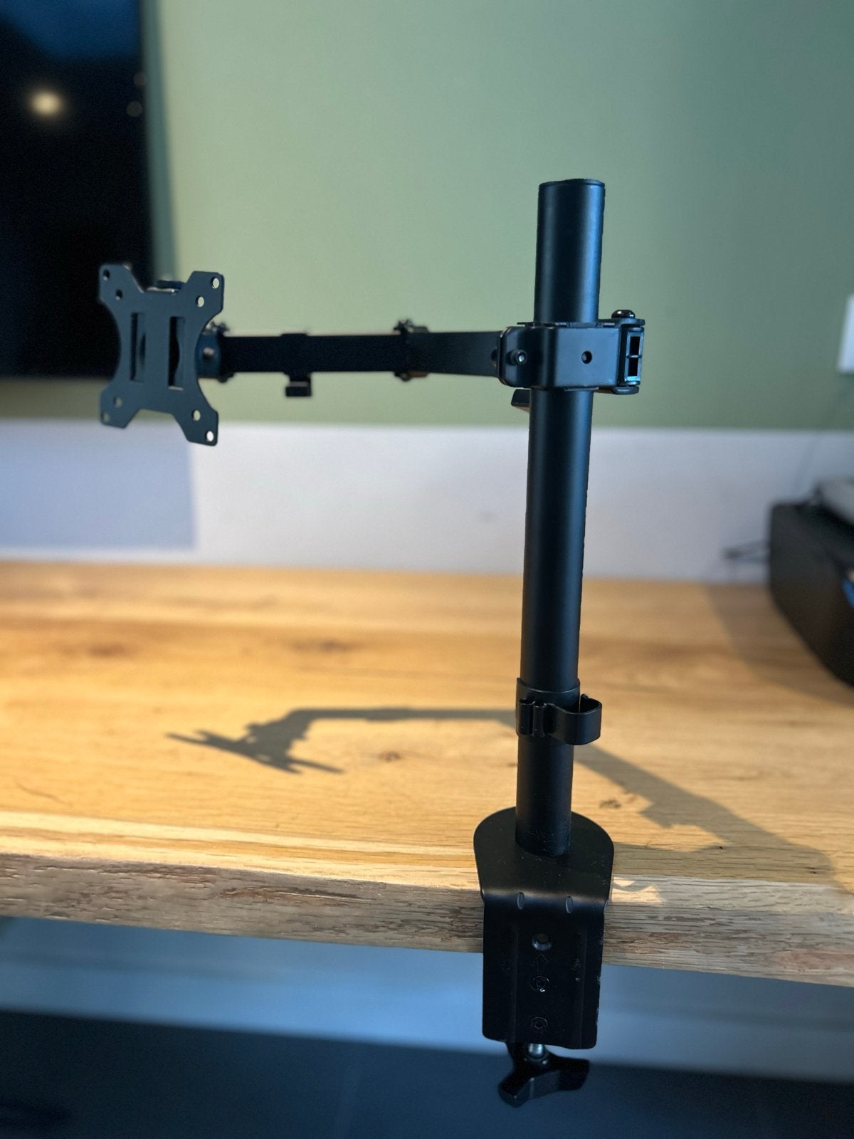 Monitorarm - Bureauklem - Zwart, Minder dan 50 cm, Gebruikt, Ophalen of Verzenden, Minder dan 25 cm