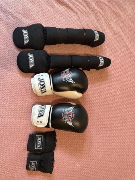 Joya Boksset met kniebeschermers - Maat M, Sport en Fitness, Vechtsporten en Zelfverdediging, Overige, Vechtsportbescherming, Zo goed als nieuw