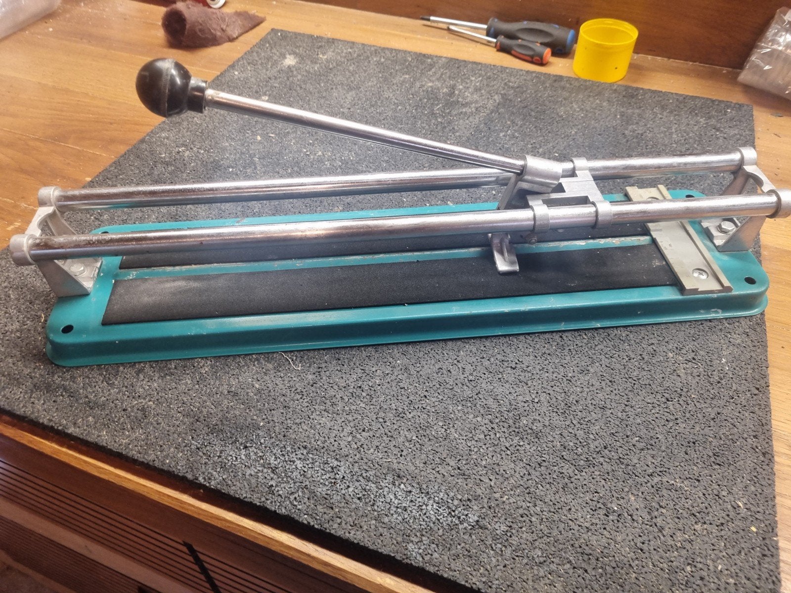Tegelsnijder in koffer - Gebruikt, Doe-het-zelf en Verbouw, Gereedschap | Handgereedschap, Ophalen of Verzenden, Gebruikt, Snijgereedschap
