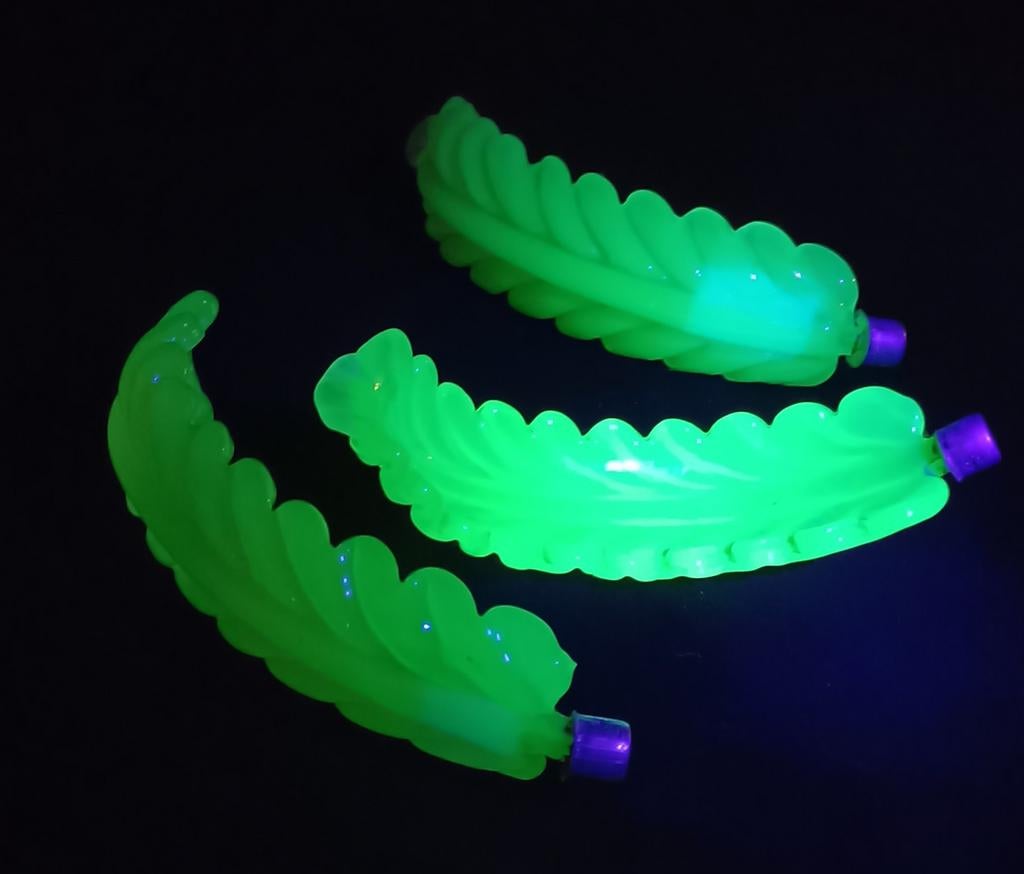 3x Uranium Glas Acanthus Bladeren Murano Lamp Onderdelen, Ophalen of Verzenden