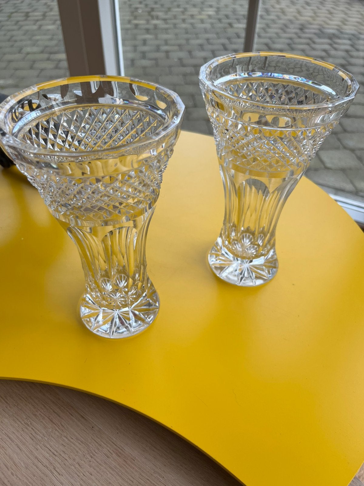 Echt en vooral mooie kristallen vazen, Ophalen