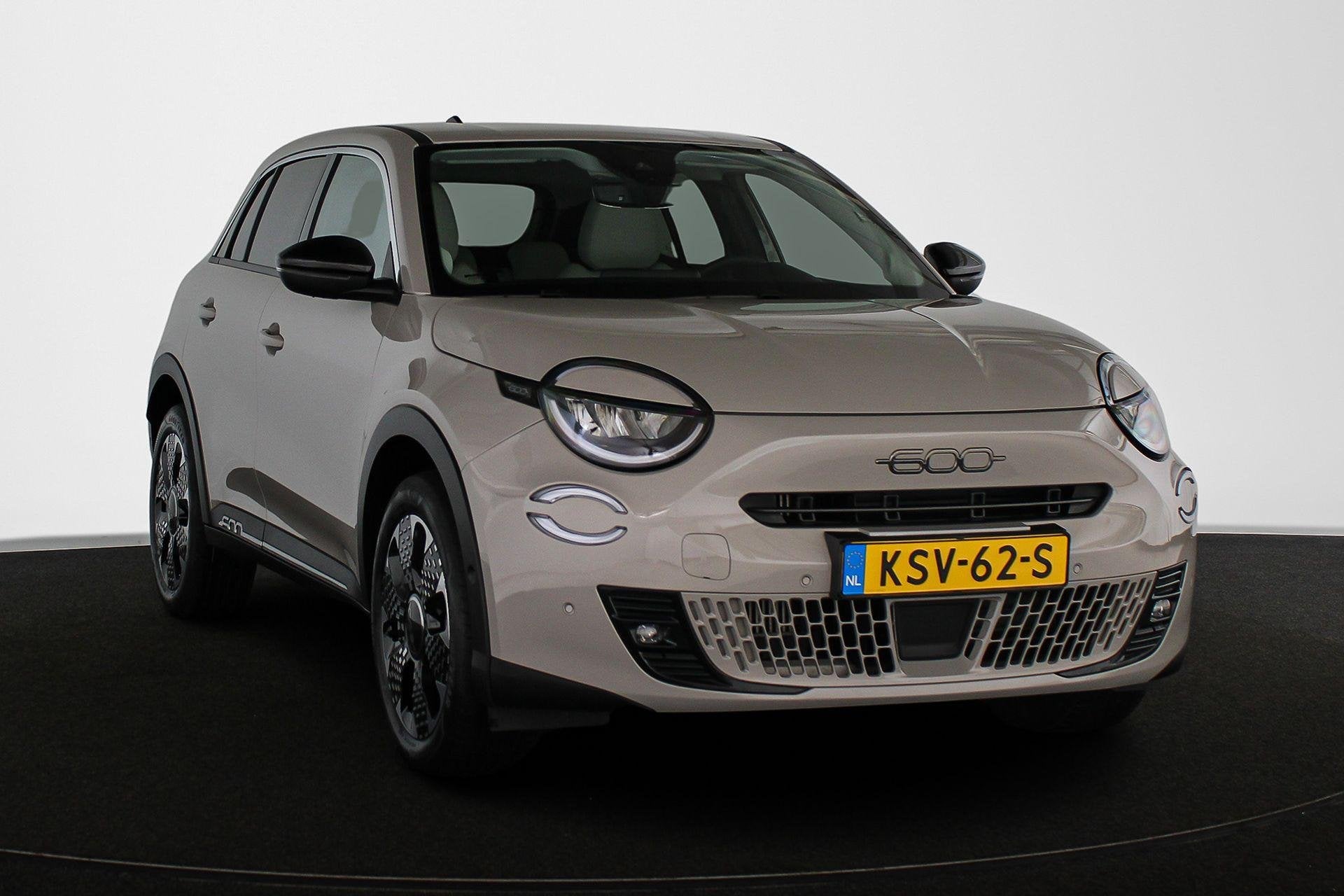 Fiat 600 1.2 Hybrid La Prima Leder Stoelverwarming Massage K, Auto's, Gebruikt, Euro 6, 1199 cc, 620 kg
