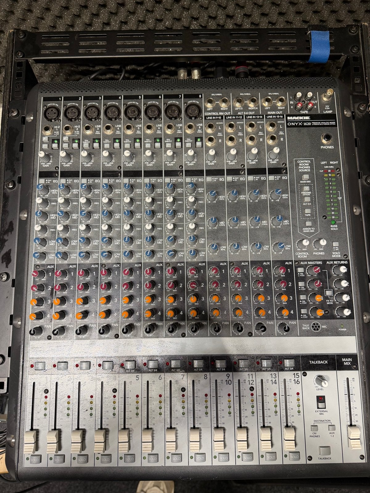 Mackie Onyx 1620 Mixer met Rack en Apparatuur, Muziek en Instrumenten, Ophalen, Gebruikt, 10 tot 20 kanalen, Microfooningang