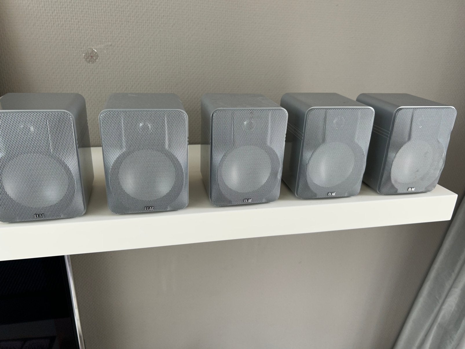 ELAC 301 Boekenplank Luidsprekers - Set van 5, Gebruikt, Geschikt voor surround/home cinema, Minder dan 60 watt, Boekenplank luidspreker