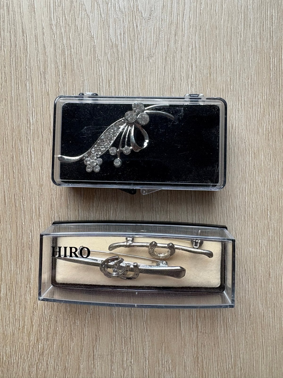 Elegante Plastronspelden voor Paardrijden - 3 stuks, Ophalen, Overige materialen, 4 tot 7 cm, Gebruikt