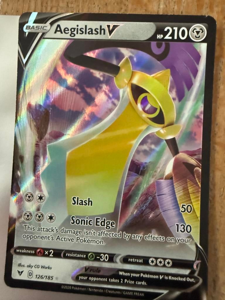 Aegislash V 126/185, Ophalen of Verzenden, Nieuw, Losse kaart